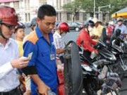 Mua sắm - Giá cả - Giá xăng giảm 550 đồng/lít từ 18 giờ ngày 23/10