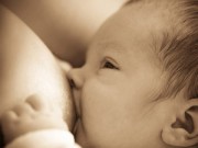 Làm mẹ - Lý do tôi quyết trở thành "bò sữa"