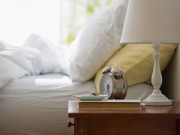 Nhà đẹp - Giường của tôi ở vị trí phong thủy rất xấu, phải làm sao?