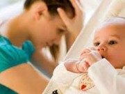 Làm mẹ - Rớt nước mắt vì con không chịu theo mẹ