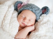 Làm mẹ - Mẹo giữ ấm cho bé yêu khi ngủ mùa đông