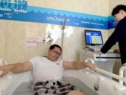 Bà bầu - Các ông chồng "khóc hết nước mắt" vì thử đau đẻ