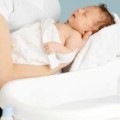 Sức khỏe - Tắm cho trẻ sơ sinh trong mùa đông: Lưu ý cần nhớ