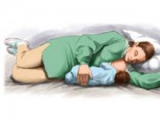 Làm mẹ - Bác sỹ Tây lý giải chuyện trẻ bú nằm bị viêm tai giữa