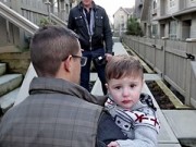 Làm mẹ - Chuyện cặp đồng tính đẹp trai và đứa con bệnh tật gây xúc động