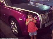 Làm mẹ - Nhờ fan, cô bé 5 tuổi sở hữu hàng chục túi LV và đi xe limo