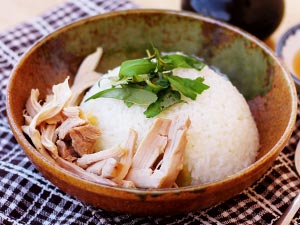 Cách làm cơm gà luộc thơm ngon