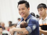 Làng sao - Tuấn Hưng cùng vợ làm đầy tháng cho con trai Su Hào
