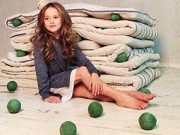 Làm mẹ - Mẫu nhí đẹp nhất thế giới gây tranh cãi vì quá gợi cảm