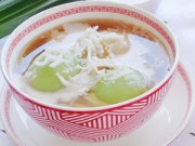 Bếp Eva - Chè trôi nước lá dứa nhân đậu xanh ấm nóng