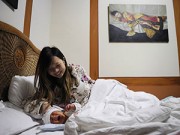 Làm mẹ - Mẹ Nhật sinh con từ trứng đông lạnh 12 năm