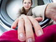 Nhà đẹp - Mẹo giặt quần áo sạch sẽ, bền màu không phải ai cũng biết