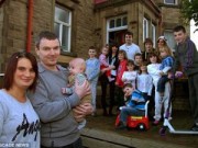 Tin tức - Bà mẹ “mắn đẻ” nhất nước Anh sắp sinh con thứ 18