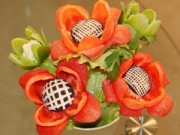 Bếp Eva - Tỉa hoa từ ớt chuông trang trí bàn ăn thêm đẹp