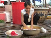 Eva Yêu - Chuyện tình đôi vợ chồng nghèo xóm gốm rong