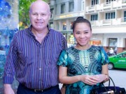 Làng sao - Thu Minh vác bụng bầu 4 tháng đến mừng Trang Pháp