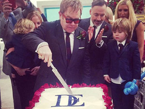 Dàn sao khủng tới đám cưới đồng giới của Elton John