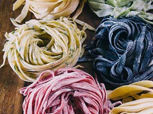 Làm mì Ý tươi nhiều màu tại nhà