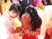 Làng sao - Thủy Tiên - Công Vinh hạnh phúc trao nhẫn cưới