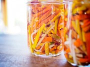 Bếp Eva - Củ cải và cà rốt ngâm chua chống ngán cho Tết