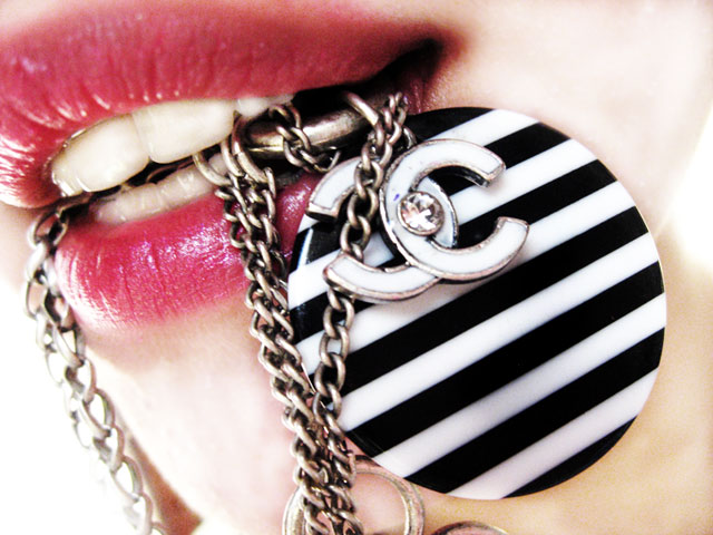 Ông lớn Chanel và 11 bí mật ít ai biết tới