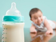 Làm mẹ - Cách pha sữa công thức chuẩn nhất cho bé theo WHO
