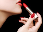 Làm đẹp - Mẹo hay "bỏ túi" cho cô nàng nghiện son môi