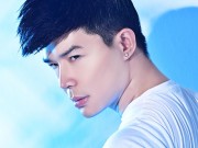 Làng sao - Nathan Lee thản nhiên "khoe" đồ hiệu sau sự cố mất ví
