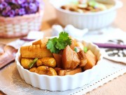 Bếp Eva - Thịt ba chỉ kho măng nóng hổi