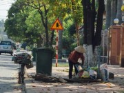 Tin tức - Những người phụ nữ nhọc nhằn đội nắng mưu sinh