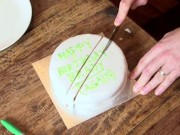 Clip Eva - Bạn vẫn thường cắt bánh gato sai cách!