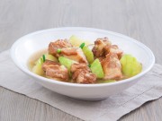 Bếp Eva - Sườn heo hầm bí ngòi nóng hổi