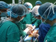 Tin tức - Xúc động mẹ hiến thận cứu con bị suy thận giai đoạn cuối