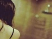 Tin tức - Đang tắm bị hàng xóm khống chế cướp tài sản