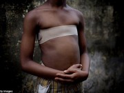 Làm mẹ - Rùng mình tục “là ngực” bé gái để tránh quấy rối tình dục