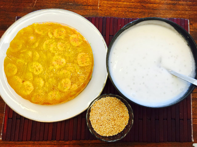 Thưởng thức bánh chuối hấp tuyệt ngon