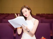 Làng sao - Á hậu Huyền My đẹp mọi góc nhìn