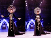 Thời trang - Thanh Hằng trình diễn áo dài dát vàng 1,2 tỷ đồng