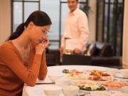 Làm mẹ - Chị em đồng cảm bài thơ của bà mẹ ăn mì gói trong ngày 20/10