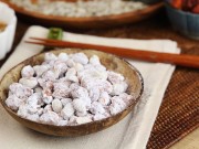 Bếp Eva - Nhâm nhi lạc bọc đường giòn tan