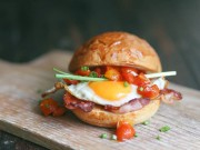 Bếp Eva - Đi ăn burger phố Phan Bội Châu, mê ngay lần đầu