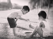Làm mẹ - Trong veo bộ ảnh "Bỏ phố về quê" mẹ chụp 2 con trai