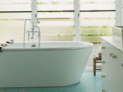 Nhà đẹp - Dùng giấm trắng, oxy già tẩy sạch nấm mốc trong nhà