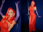 Thời trang - Siêu mẫu 42 tuổi sở hữu vòng 1 khổng lồ đêm Halloween