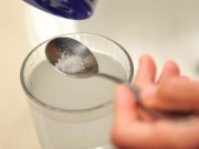 Sức khỏe - Súc họng bằng nước muối: Nhiều sai lầm cần loại bỏ