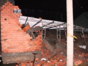 Tin tức - Sập nhà ở Bình Chánh, 11 người nhập viện, một người tử vong