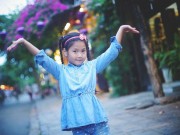Làm mẹ - Cô bé 'điệu' nhất 'Bố ơi' đáng yêu tại phố cổ Hội An