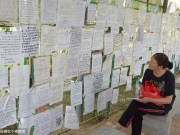 Eva Yêu - Choáng với biển tờ rơi “quảng cáo bản thân” chống ế ở TQ