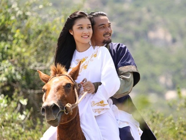 Triệu Thị Hà, Kim Hiền cởi đồ vẫn không cứu nổi phim “Mỹ nhân”