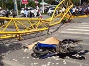 Tin tức - Cần cẩu sập ngang đường, 4 người thương vong